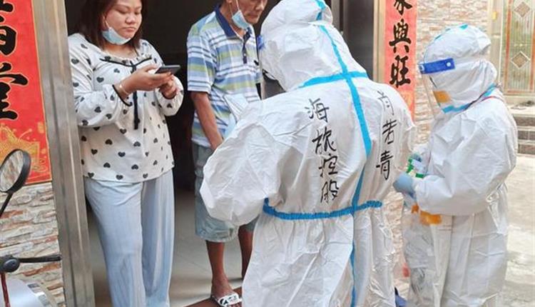 【平凡力量|旅控戰(zhàn)“疫”人物志⑤】貢獻(xiàn)志愿力量 筑起守護之墻——肖若青：一起努力，海南會好，彼此理解，守望相助